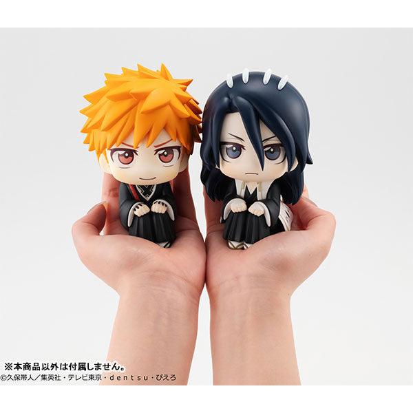 Lookup series Anime Figure Bleach Kurosaki Ichigo with Kuchiki Rukia figure on palms